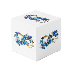 Symbol Unendlichkeit von blauen Morpho-Schmetterli Würfel