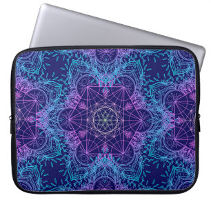 Symbole der heiligen Geometrie im nahtlosen Mandal Laptopschutzhülle