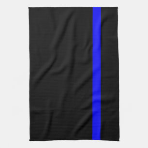 Symbolische dünne Blue Line auf einem schwarzen Geschirrtuch
