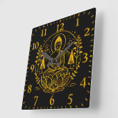 Symbolischer Buddha, umgeben von Naturelementen Quadratische Wanduhr (Winkel)