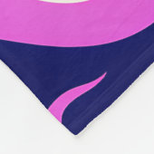 Symmetrical Abstract Pattern in Purple and White Fleecedecke (Ecke)