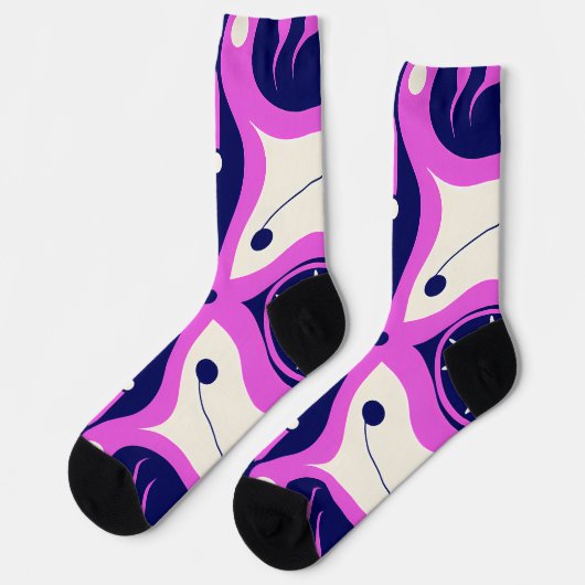 Symmetrical Abstract Pattern in Purple and White Socken (Linkes Detail)