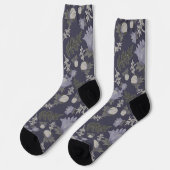 Symmetrical dark purple floral pattern socken (Linkes Detail)