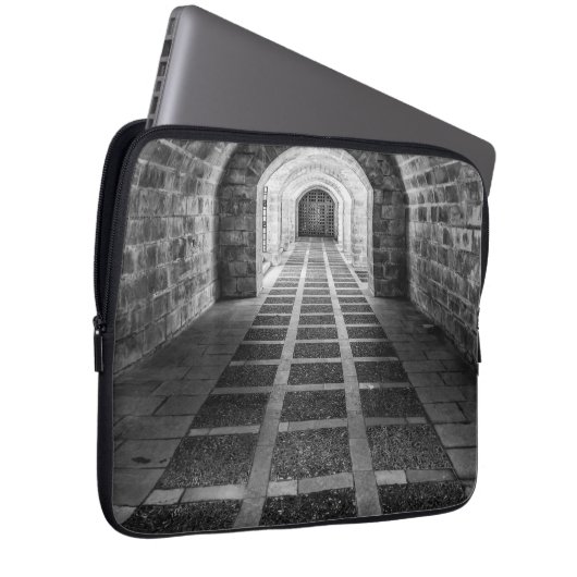 Symmetrie in Schwarz/Weiß Laptopschutzhülle (Vorne Rechts)