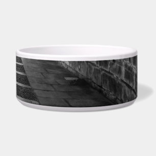 Symmetrie in Schwarz/Weiß Napf