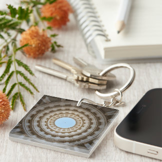 Symmetrische Worm-Augen-Ansicht eines großen Doms Schlüsselanhänger