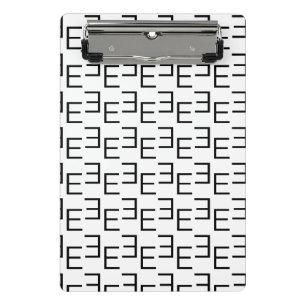 Symmetrisches E-Monogramm-T-Shirt, Minimalistisch Mini Klemmbrett