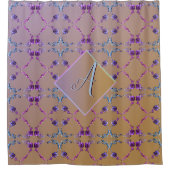 Symmetrisches Monogram Lavender Rose Herz Duschvorhang (Vorderseite)