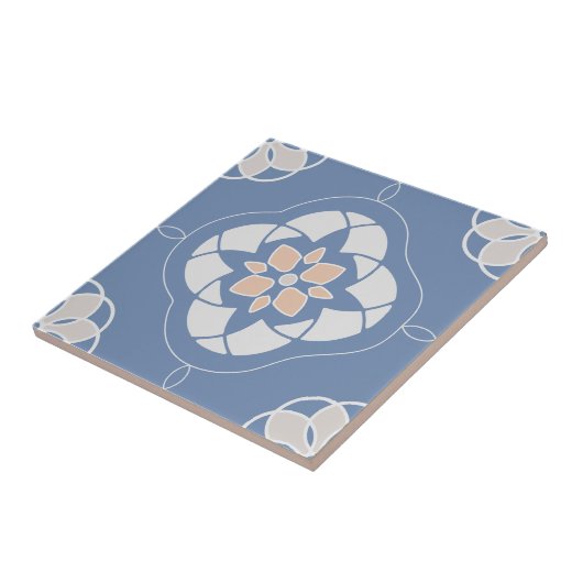 Symmetrisches Orange-Blume getechtes Muster auf bl Fliese (Seite)