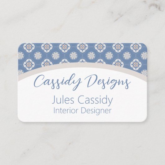 Symmetrisches Orange-Blume-Muster auf blaugepolste Visitenkarte (Vorderseite)