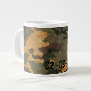 Symmetrisches ramponiertes grünes olivbraunes Tarn Jumbo-Tasse