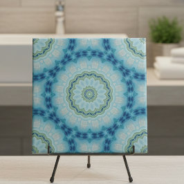 Symmetrisches Soft Blue und Indidigo-Muster Fliese