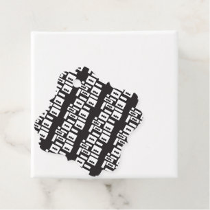 Symmetrisches, weißes geometrisches Design mit kna Geschenkanhänger