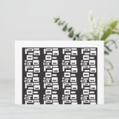 Symmetrisches, weißes geometrisches Design mit kna Save The Date (Stehend Vorderseite)