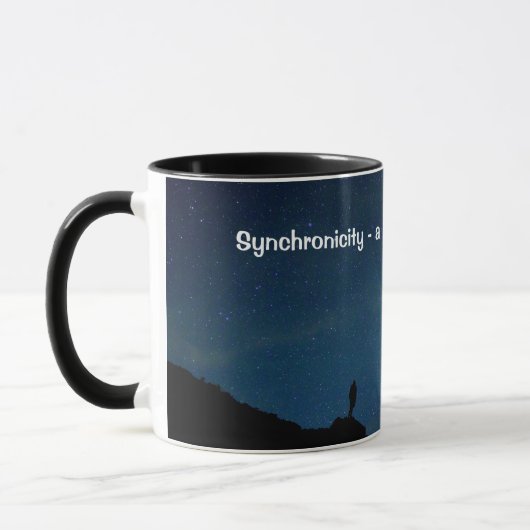 Synchronizität - ein Wink aus dem Universe Zitat Tasse (Links)