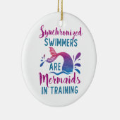 Synchronschwimmer sind Meerjungfrauen im Training Keramik Ornament (Rechts)