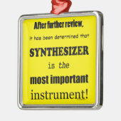 Synthesizer ist das wichtigste Instrument Ornament Aus Metall (Links)