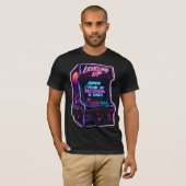 Synthwave-Gaming-Vater-Tag-Arcade-Grafik  T-Shirt (Vorne ganz)