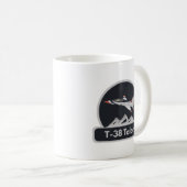 T-38 Talon Jet Trainer Flugzeug Kaffeetasse (VorderseiteRechts)