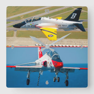 T-45C GOSHAWK QUADRATISCHE WANDUHR