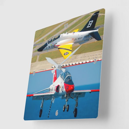 T-45C GOSHAWK QUADRATISCHE WANDUHR (Winkel)