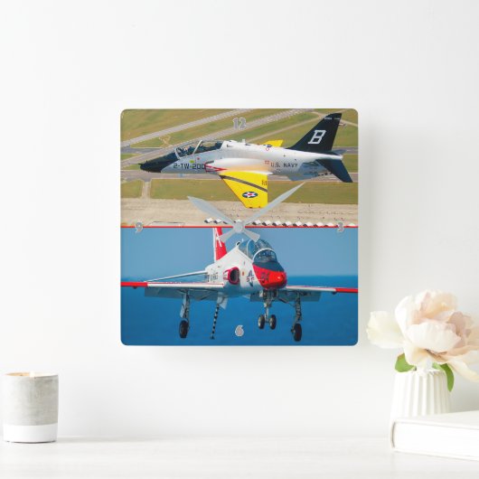 T-45C GOSHAWK QUADRATISCHE WANDUHR (Zuhause)