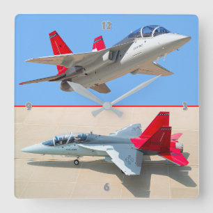 T-7A RED HAWK QUADRATISCHE WANDUHR