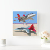 T-7A RED HAWK QUADRATISCHE WANDUHR (Zuhause)