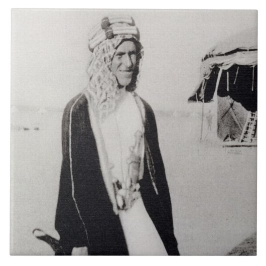 T.E. Lawrence im arabischen Kleid (b/w Foto) Fliese (Vorderseite)