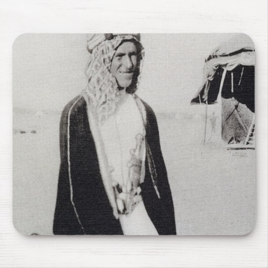T.E. Lawrence im arabischen Kleid (b/w Foto) Mousepad (Vorne)
