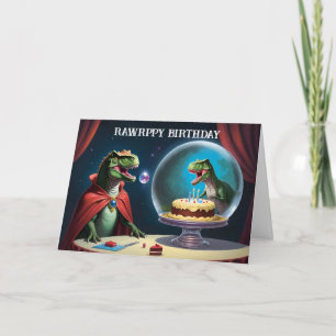 T-Rex auf Kuchen in Tortenständer schauend. Karte