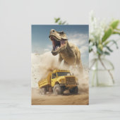 T-Rex Dinosaur Jagen a Dump Truck Birthday Party Einladung (Stehend Vorderseite)