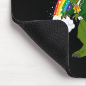 T-Rex Dinosaur Kobold Regenbogen St. Patrick's Day Mousepad (Ecke)