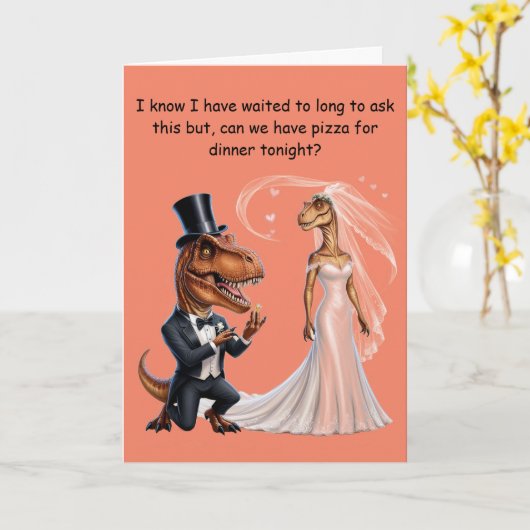 T-rex in Tux-Holing-Ring, der Trex vorschlägt Karte (Gelbe Blume)