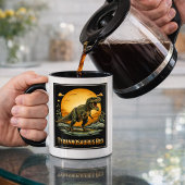 T-Rex unter dem prähistorischen Mond Tasse