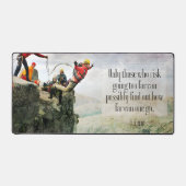 T.S. Eliot inspirierendes Zitat "Wie weit? Schreibtischunterlage (Vorderseite)