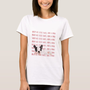 T - Shirt der Frauen Boston Terrier Umarmt einen H