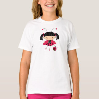 T - Shirt eines niedlichen kleinen Ladybug Mädchen