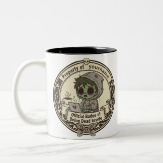 T-Shirt mit anpassbarem 'Dead Inside'-Abzeichen Zweifarbige Tasse