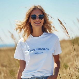 T - Shirt mit dem Namen des Staat und der Stadt