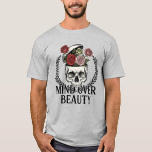 T-Shirt mit floralem Totenkopf und surrealer Kunst