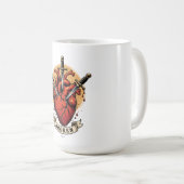T-Shirt mit gebrochenen Herz-Dolchen Kaffeetasse (VorderseiteRechts)