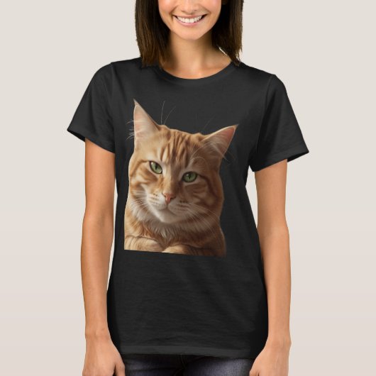 T-Shirt mit kühner Katzengesicht – Fierc und Styli (Vorderseite)