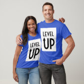 T-Shirt mit Level Up Text bedruckt (Unisex)