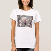 T - Shirt mit magnolischer Blume (Vorderseite)