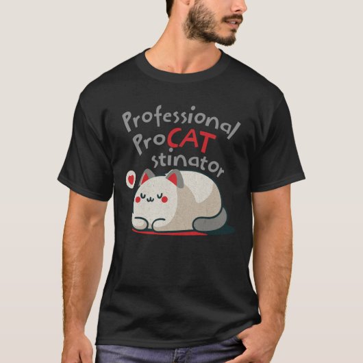 T-Shirt mit professionellem Prokrastinator darauf (Vorderseite)