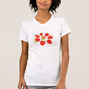 T - Shirt Muster aus acht Erdbeeren