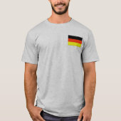 T - Shirt und Geschenke unter deutscher Flagge (Vorderseite)