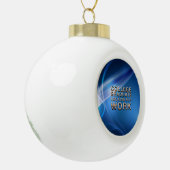 T-SHIRT Uni-Absolvent, welche nach Arbeit sucht Keramik Kugel-Ornament (Links)