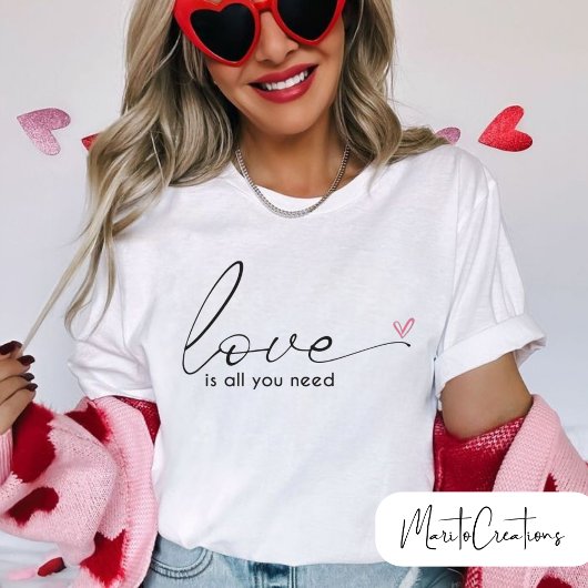 T-shirt with love design, to celebrate Valentine's